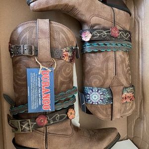 Durango boots.  Brand new never worn size 7.5 super nice ! And a lot of detail !